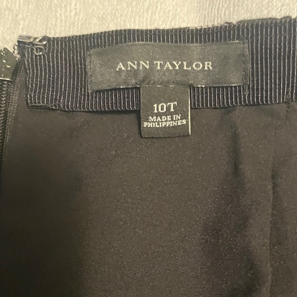 Ann Taylor Black Floral Pencil Skirt - Picture 2 of 5